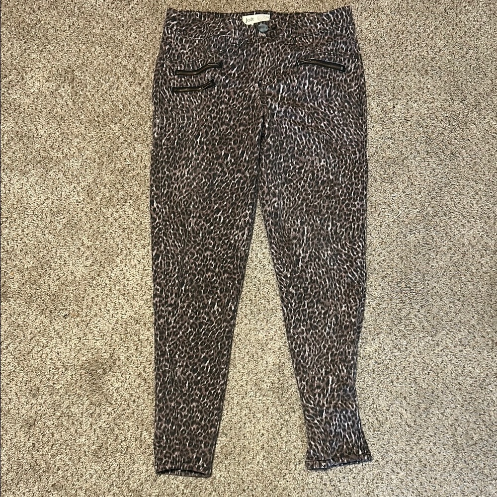 Jolt Leopard Skinny Jeans with Stretchy Fit